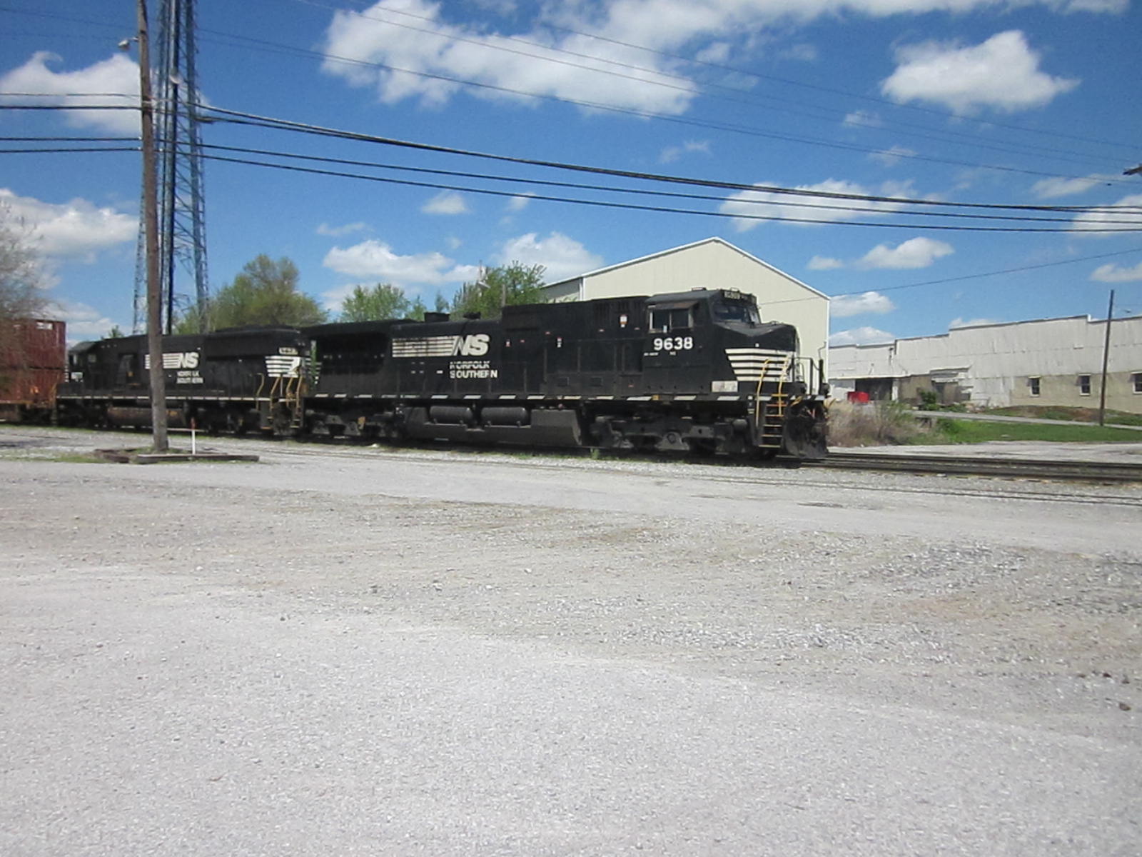 NS 9638 and 6677 wait for the clear to enter the West Yard.